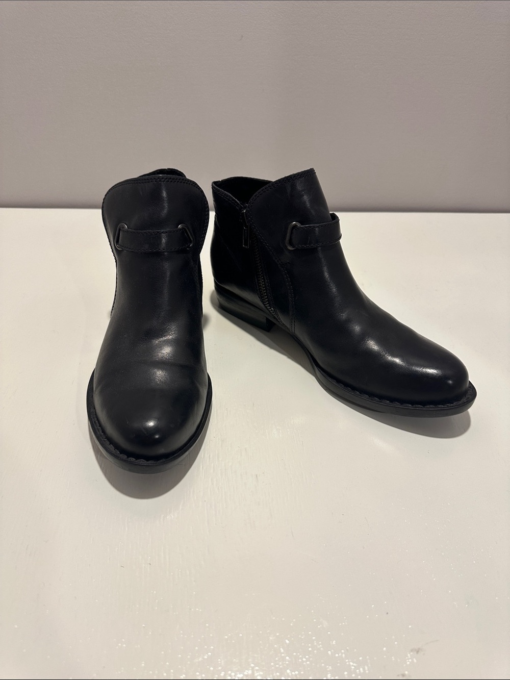 Women Black Leather ankle bootie